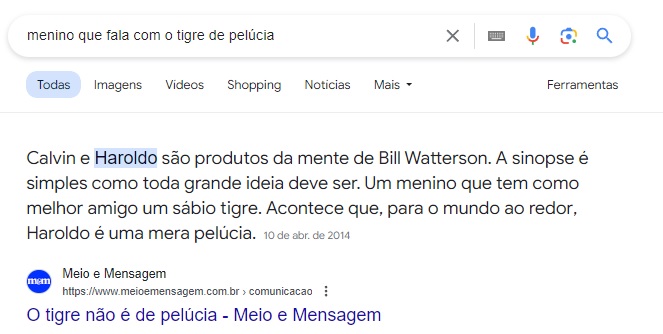 Resultado de pesquisa do Google para a busca "menino que fala com o tigre de pelúcia". O resultado mostra um snippet do Google, com um texto sobre Calvin e Haroldo